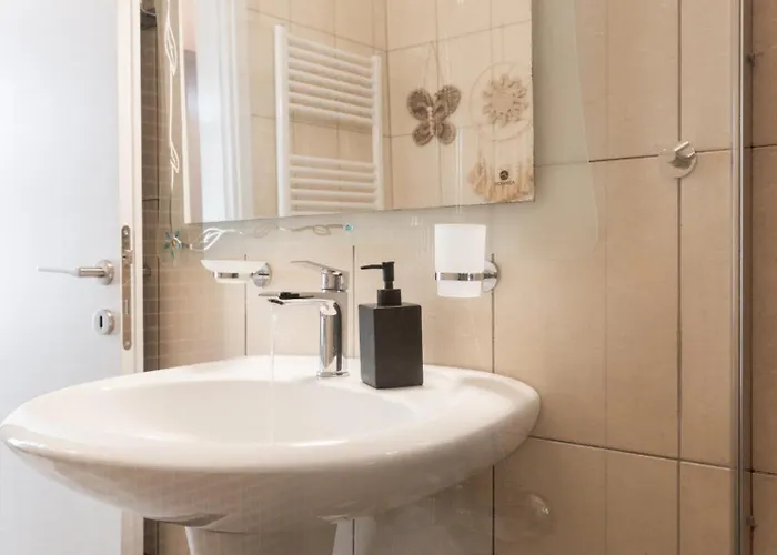 Piccolo Smeraldo Appartement *
